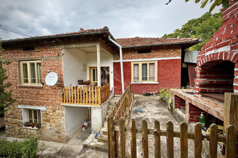 House in Oblast Veliko Tyrnovo, Nikolaevo