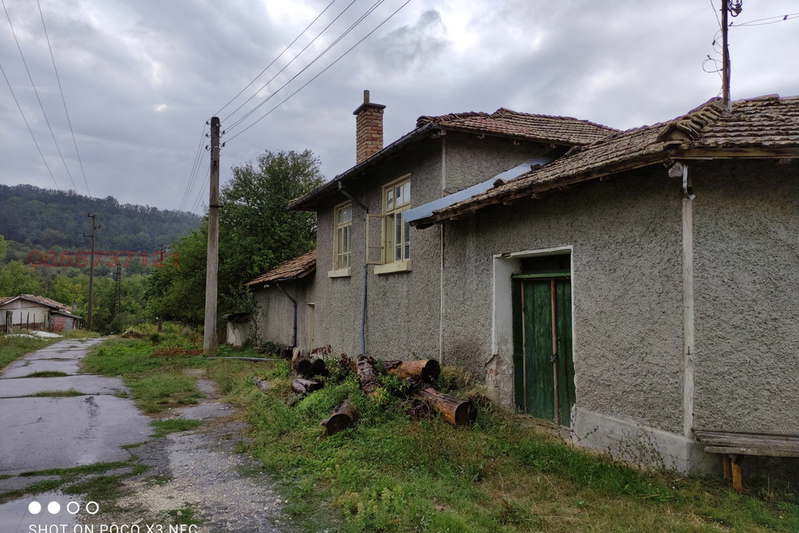 House in Oblast Shumen, Novosel