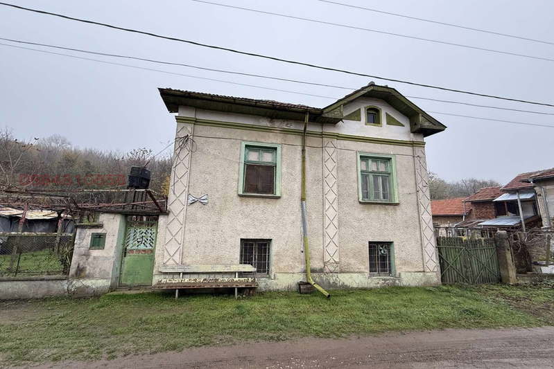 Къща в Плевен, с. Ореховица