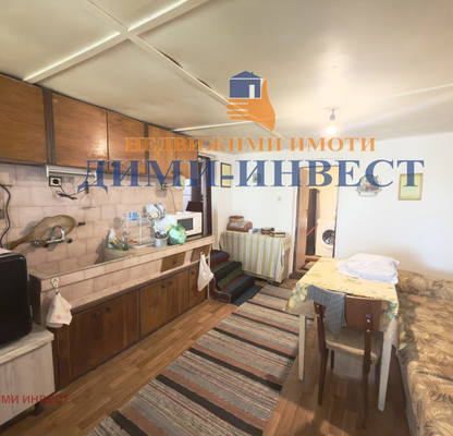 Photo 3 — House with 4 outbuildings and garage in Popgrigorovo village, Dobrich region