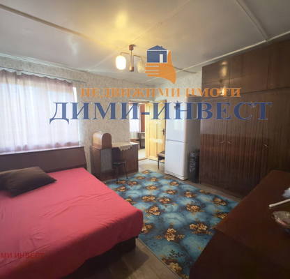 Photo 4 — House with 4 outbuildings and garage in Popgrigorovo village, Dobrich region