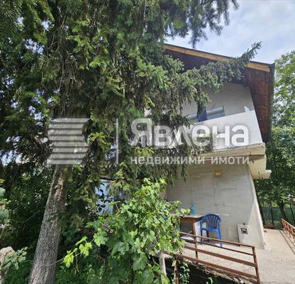 Снимка 2 — Къща с 3 стаи в с. Равно поле с двор 625 кв.м.
