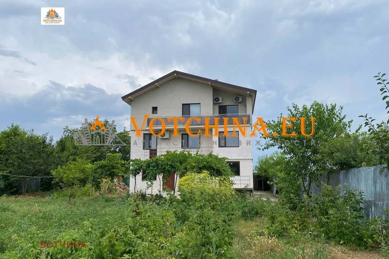 House in Oblast Dobrich, Senokos