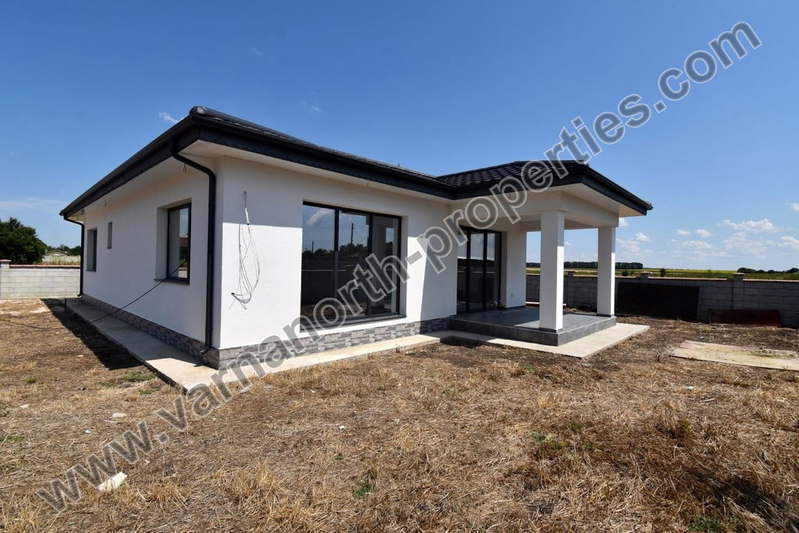 House in Oblast Dobrich, Sokolovo