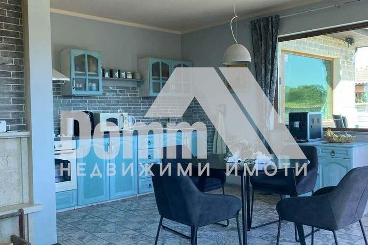 Къща в Добрич, с. Стражица