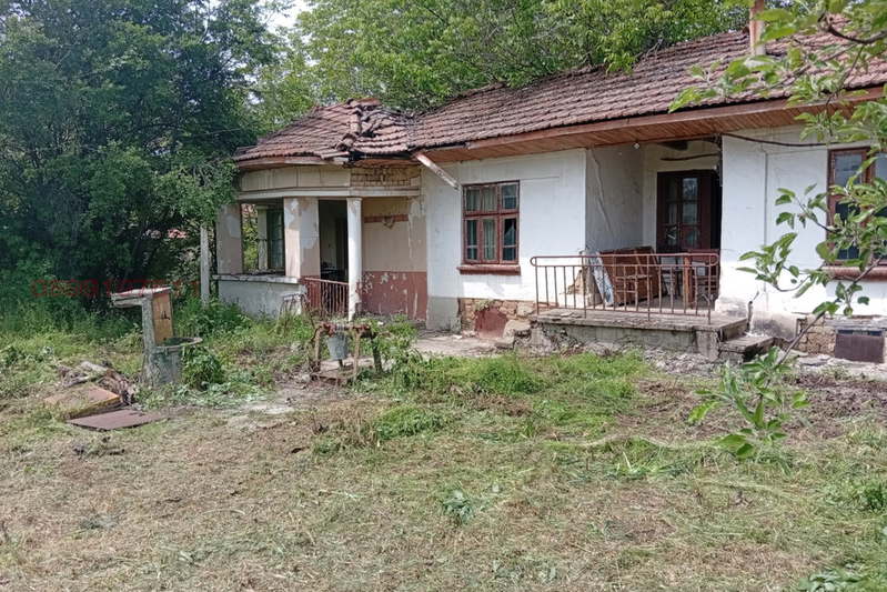 Къща във Велико Търново, с. Янтра