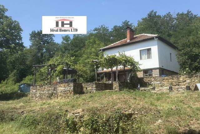 Къща в Габрово, с. Здравковец
