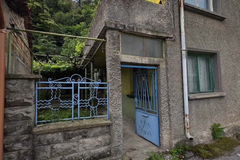 Къща в Шумен, Томбул джамия
