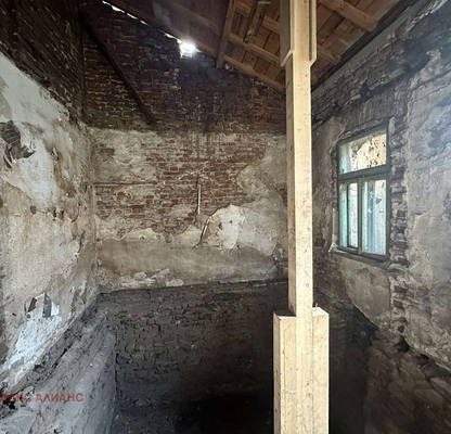 Photo 2 — House in Sofiya, Centyr