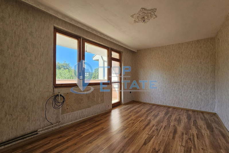 House in Oblast Veliko Tyrnovo, Strajica
