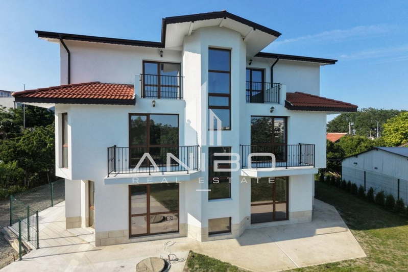 House in Varna, Alen Mak