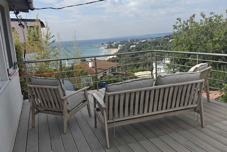 House in Varna, Alen Mak