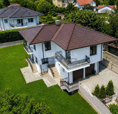 Снимка 3 — Къща във Варна, м-т Боровец - юг