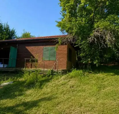 Снимка 3 — Къща във Варна, м-т Боровец - юг