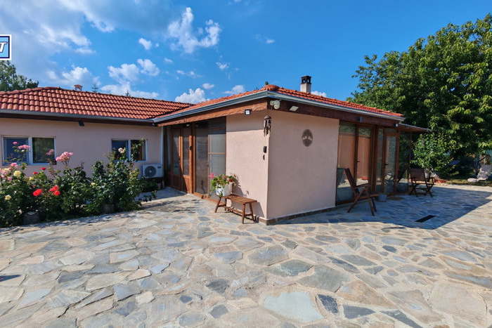 House in Varna, Perchemliyata