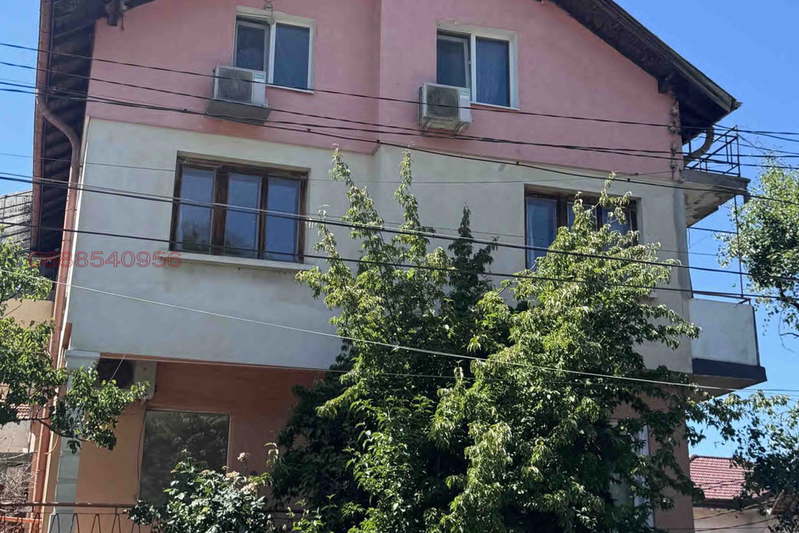 House in Vraca, Centyr