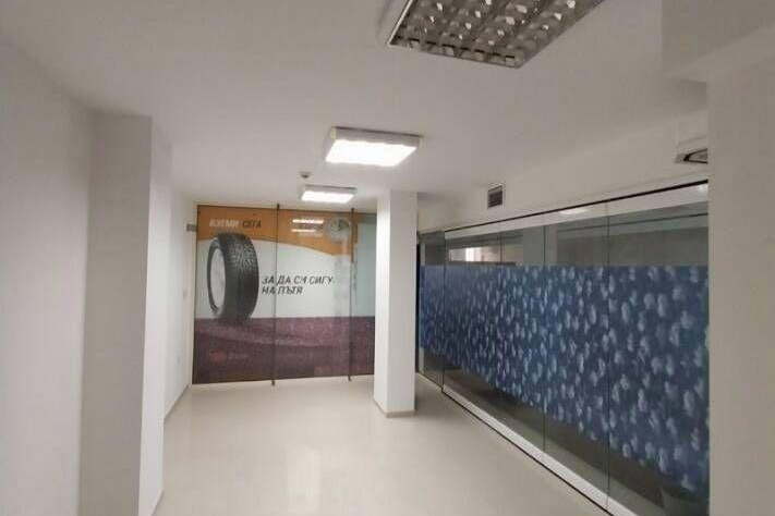 Office in Burgas, Centyr
