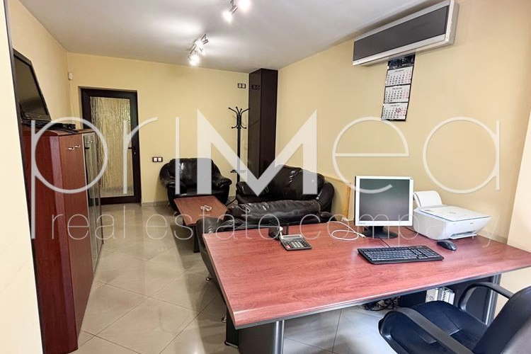 Office in Burgas, Centyr