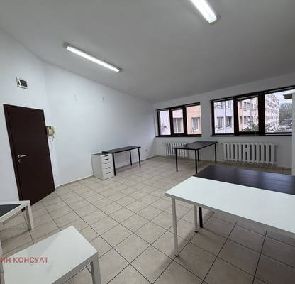 Photo 3 — Office in Pernik, Dimova Mahala