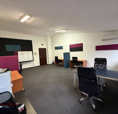 Photo 3 — Office in Pernik, Dimova Mahala