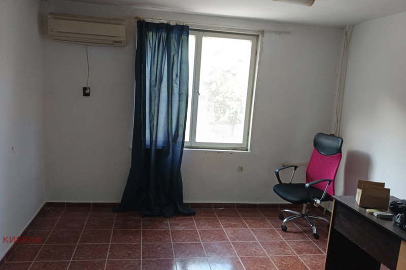 Office in Pernik, Seloto