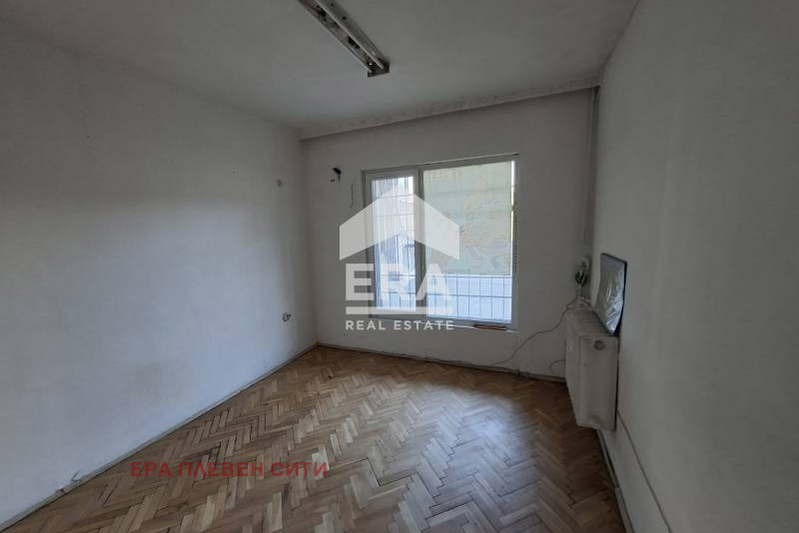 Office in Pleven, Idealen Centyr