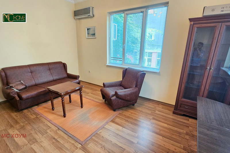 Office in Sofiya, Centyr