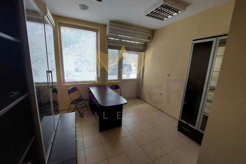 Office in Varna, Hei