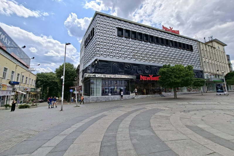 Офис във Варна, Операта