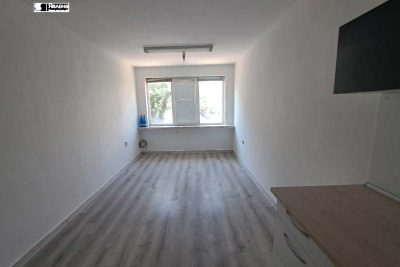 Office in Yambol, Centyr