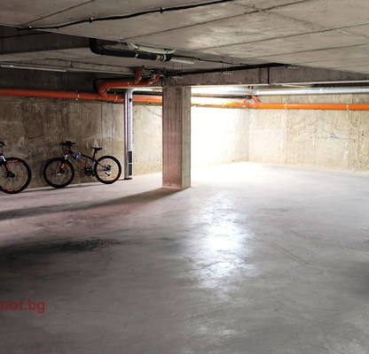 Photo 3 — Garage/Parking in Ruse, Centyr