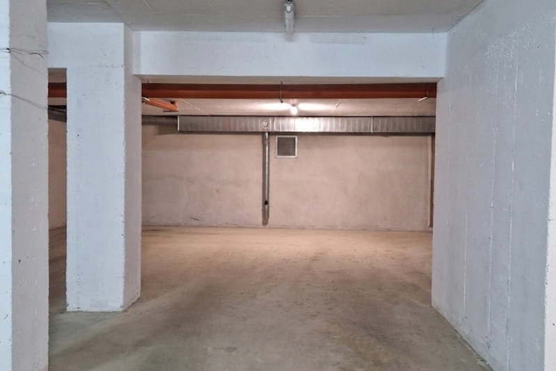 Garage/Parking in Ruse, Centyr