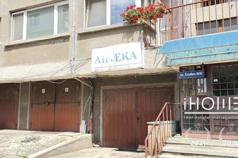 Garage/Parking in Sofiya, Banishora