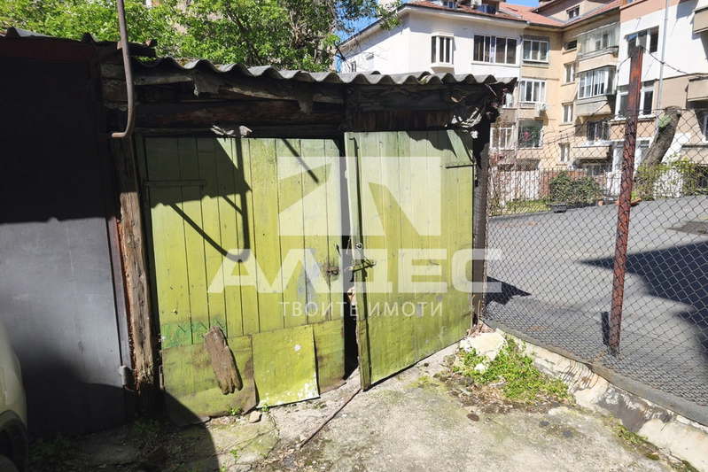 Garage/Parking in Sofiya, Centyr