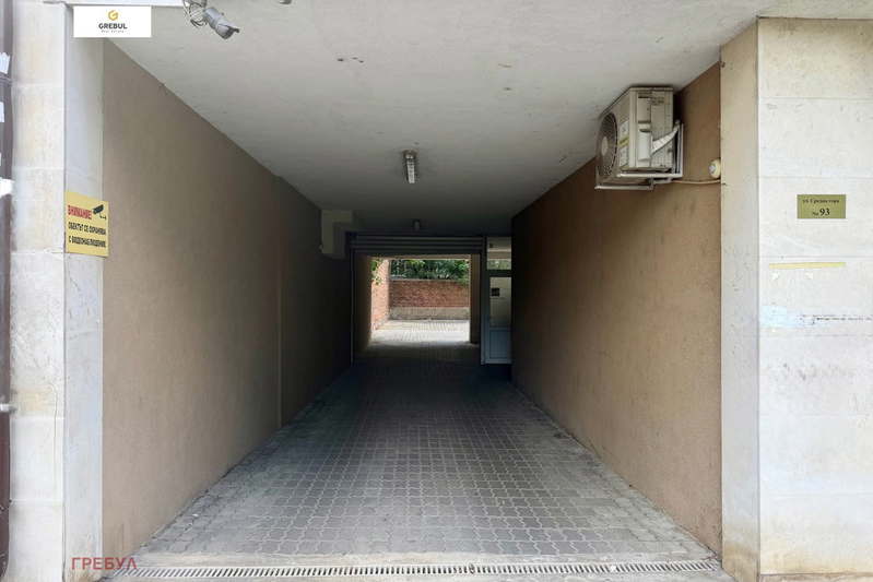 Garage/Parking in Sofiya, Centyr