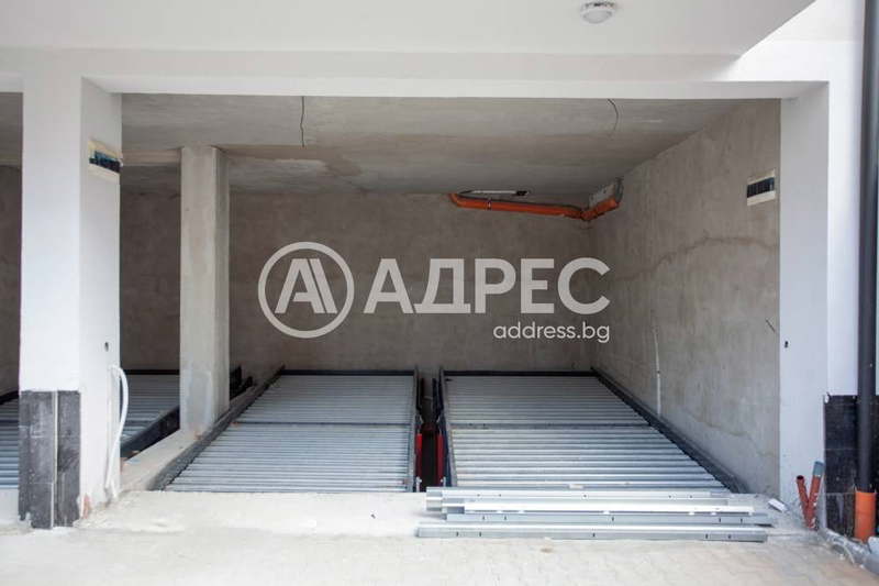 Garage/Parking in Sofiya, Centyr