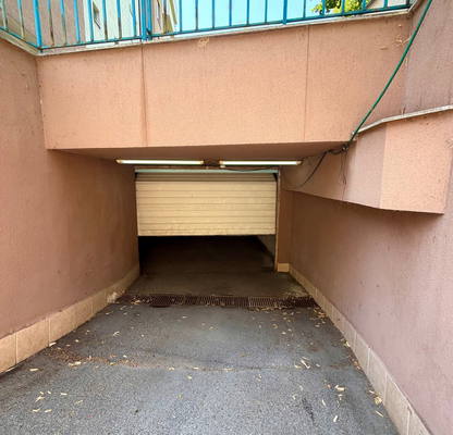Photo 3 — Garage/Parking in Sofiya, Iztok