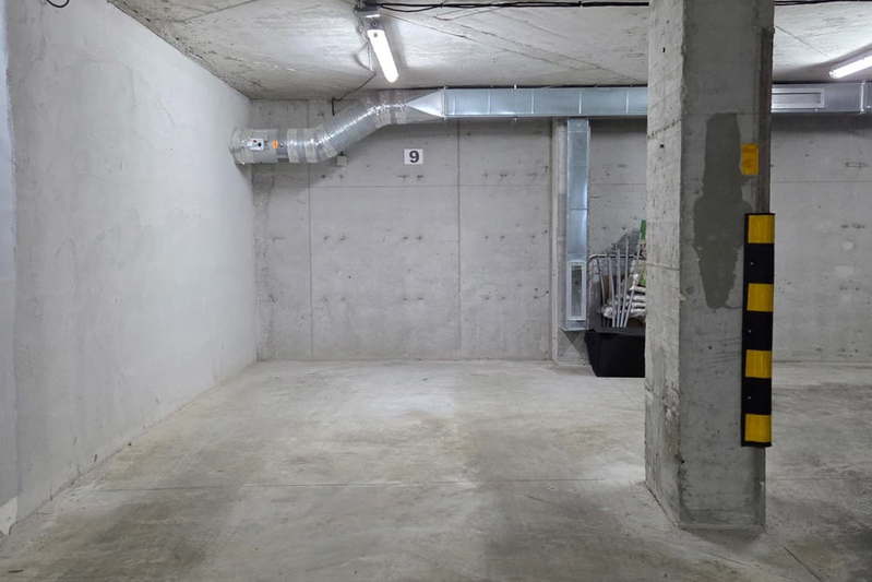 Garage/Parking in Varna, Centyr