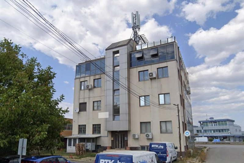 Магазин в София, Враждебна