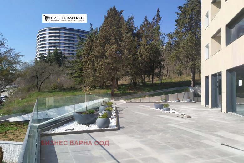 Магазин във Варна, Бриз