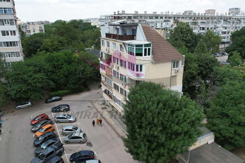 Shop in Varna, Chaika