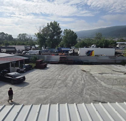 Photo 4 — Warehouse in Lozen