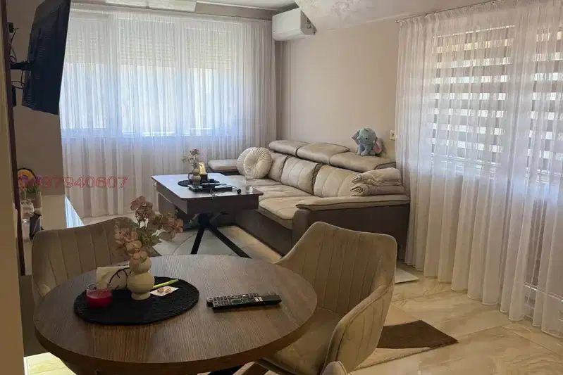 3-bedroom apartment in Blagoevgrad, Orlova Chuka