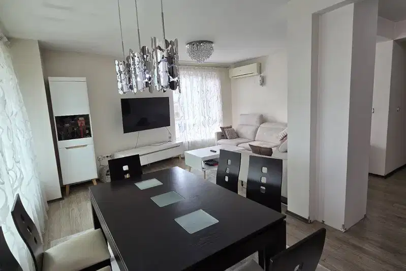 4-bedroom apartment in Blagoevgrad, Shirok Centyr