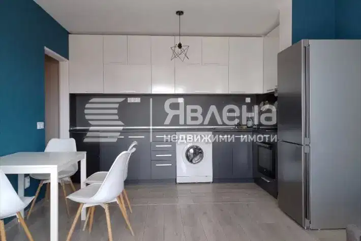 Тристаен апартамент в Благоевград, Широк център