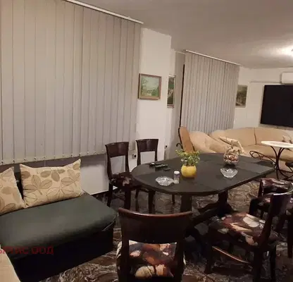 Снимка 2 — Тристаен апартамент в кв. Вароша, Благоевград с тераса