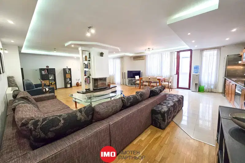 3-bedroom apartment in Burgas, Centyr
