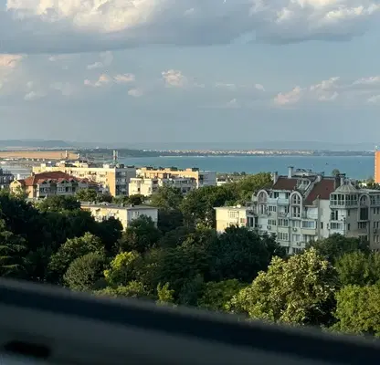 Photo 2 — Three-room apartment with sea view in the centre of Burgas