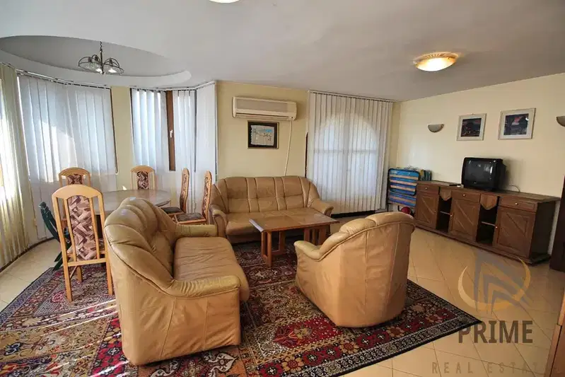Three-room apartment with 4 terraces in the Center of Burgas