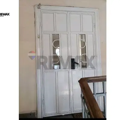 Снимка 4 — Многостаен апартамент с потенциал в центъра на Бургас